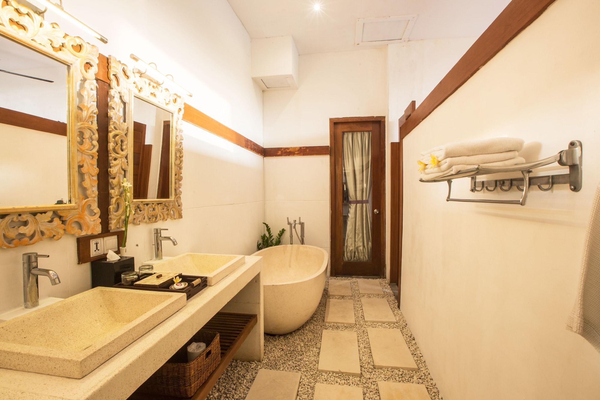 Marbella Pool Apartemen